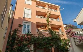 Apartments Knezovic