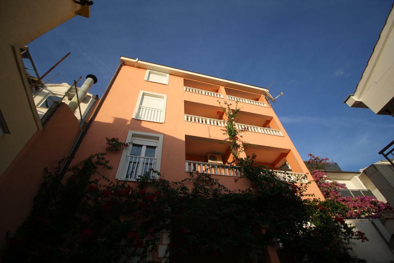 Apartments Knezovic Gradac  Zewnętrze zdjęcie