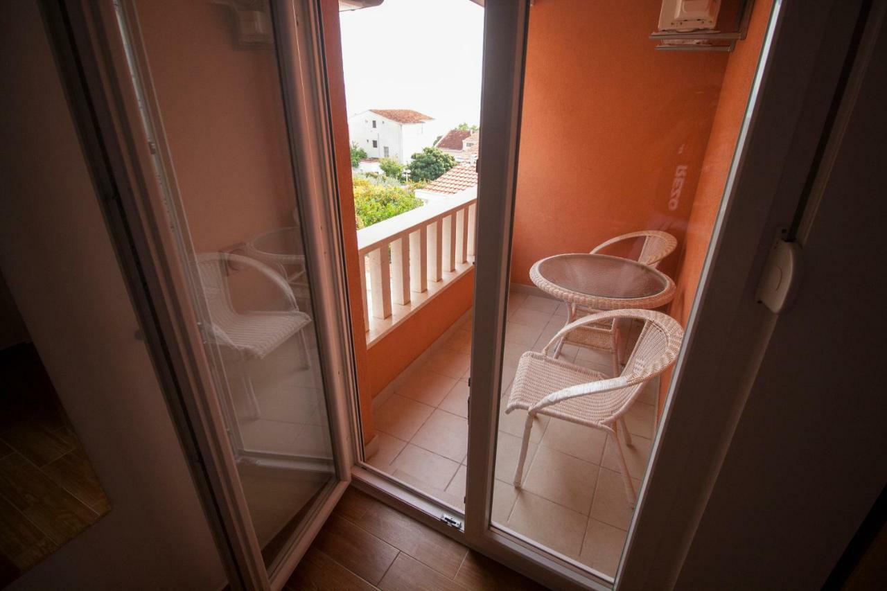 Apartments Knezovic Gradac  Zewnętrze zdjęcie