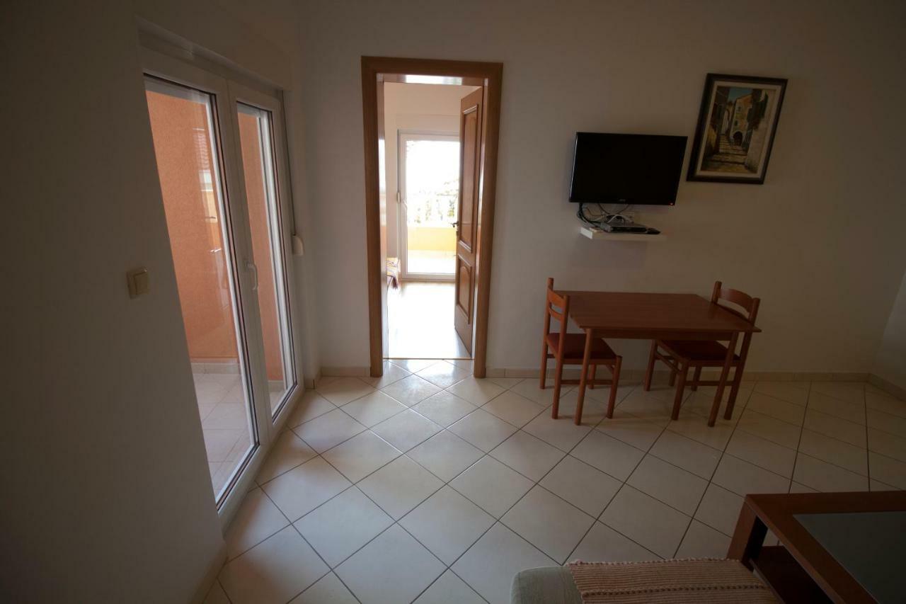 Apartments Knezovic Gradac  Zewnętrze zdjęcie