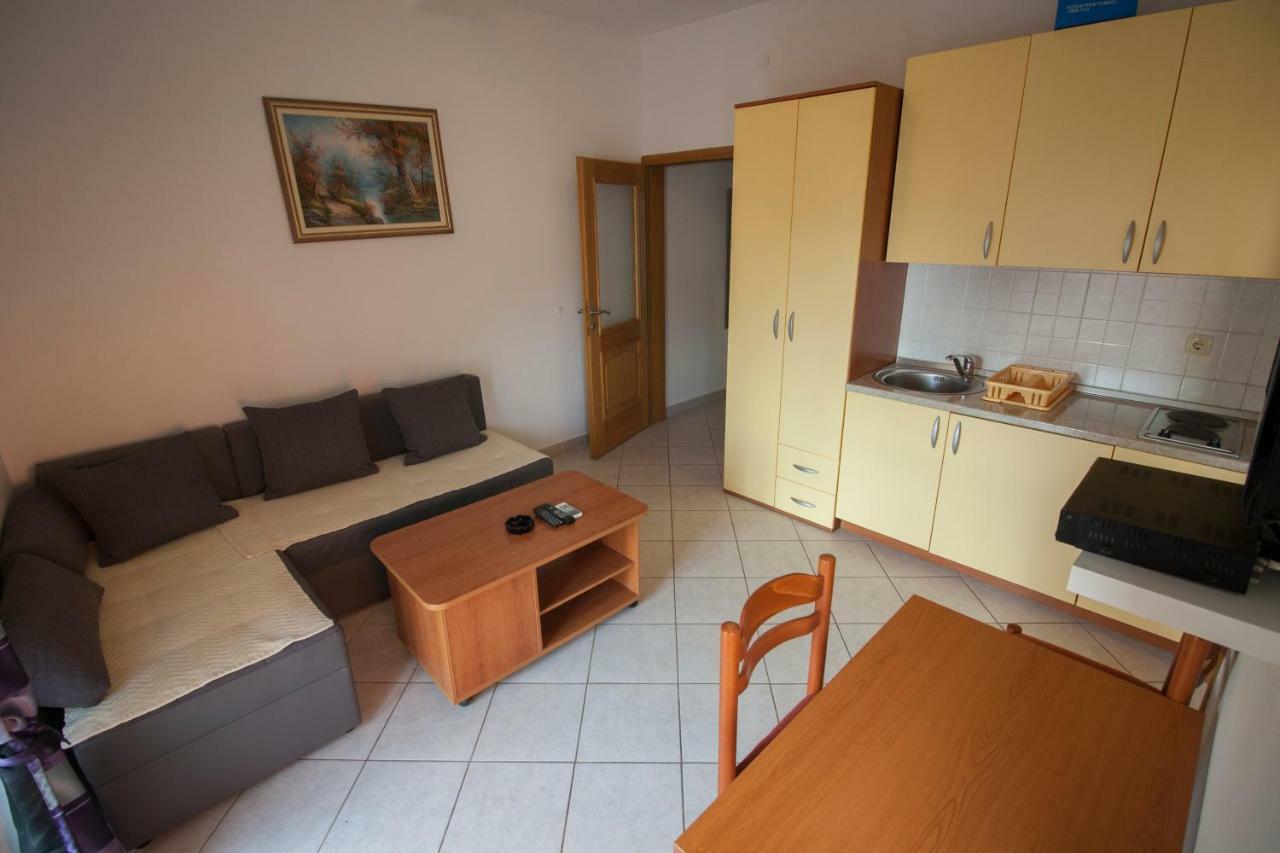 Apartments Knezovic Gradac  Zewnętrze zdjęcie