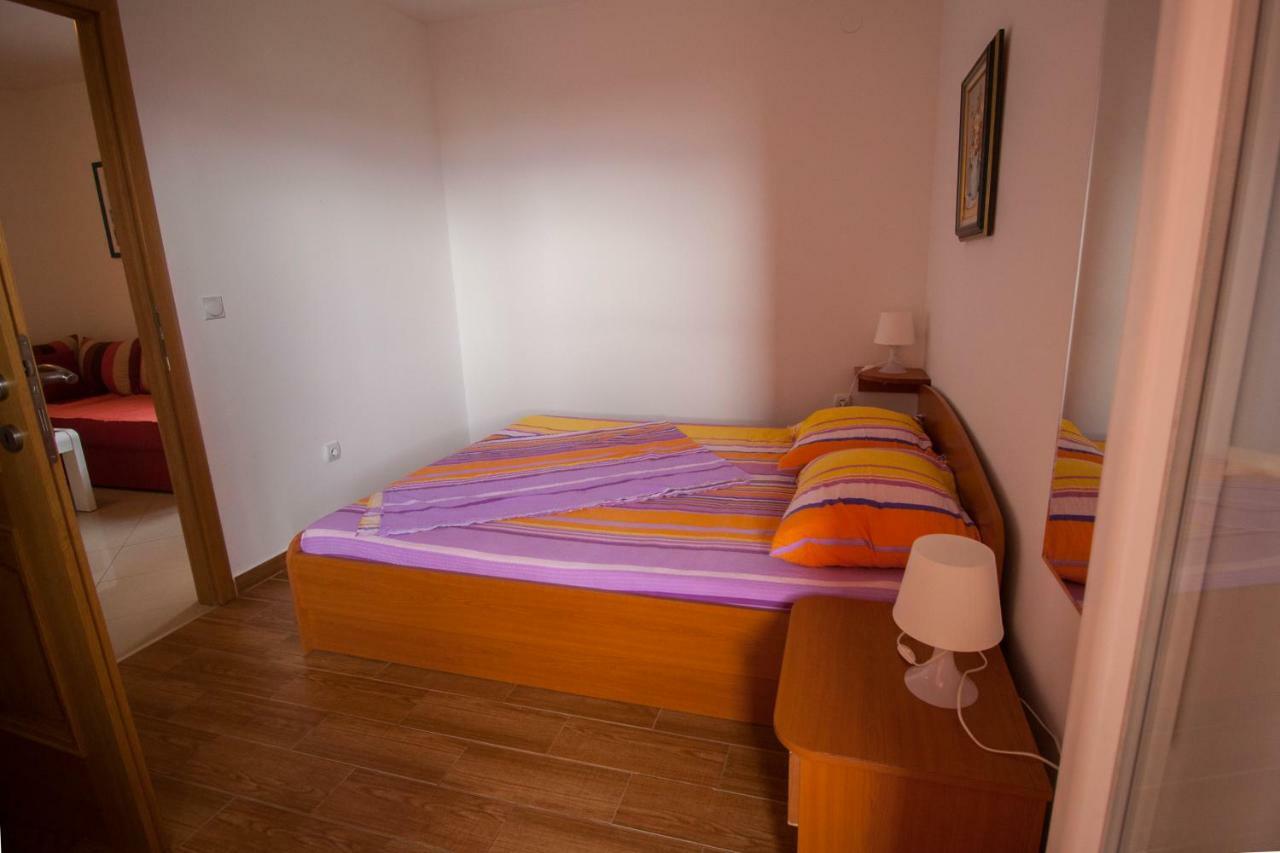 Apartments Knezovic Gradac  Zewnętrze zdjęcie