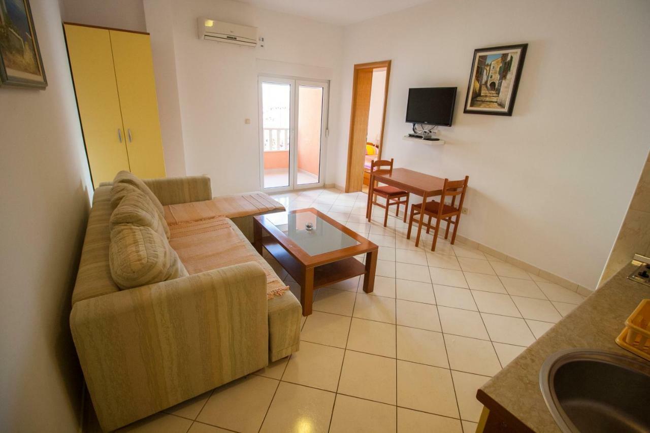 Apartments Knezovic Gradac  Zewnętrze zdjęcie