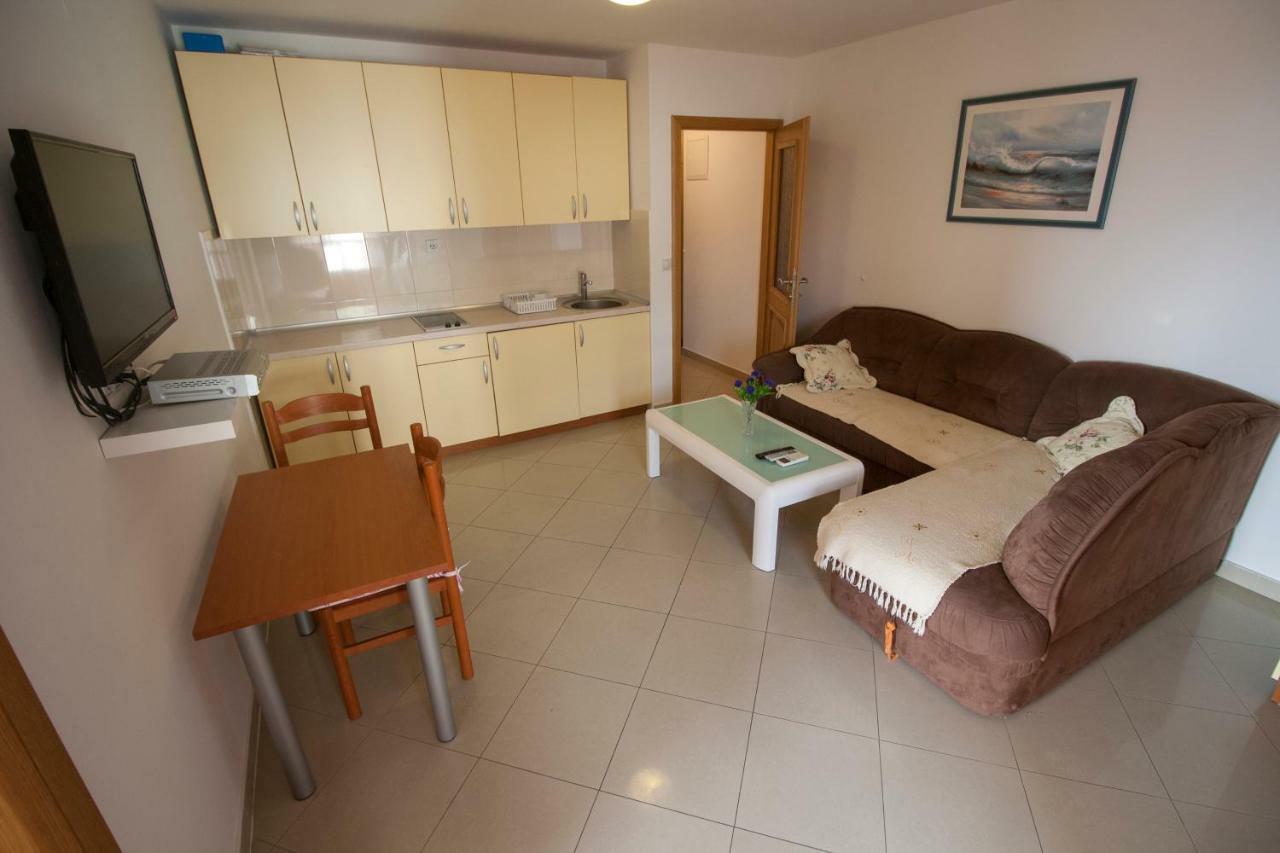Apartments Knezovic Gradac  Zewnętrze zdjęcie