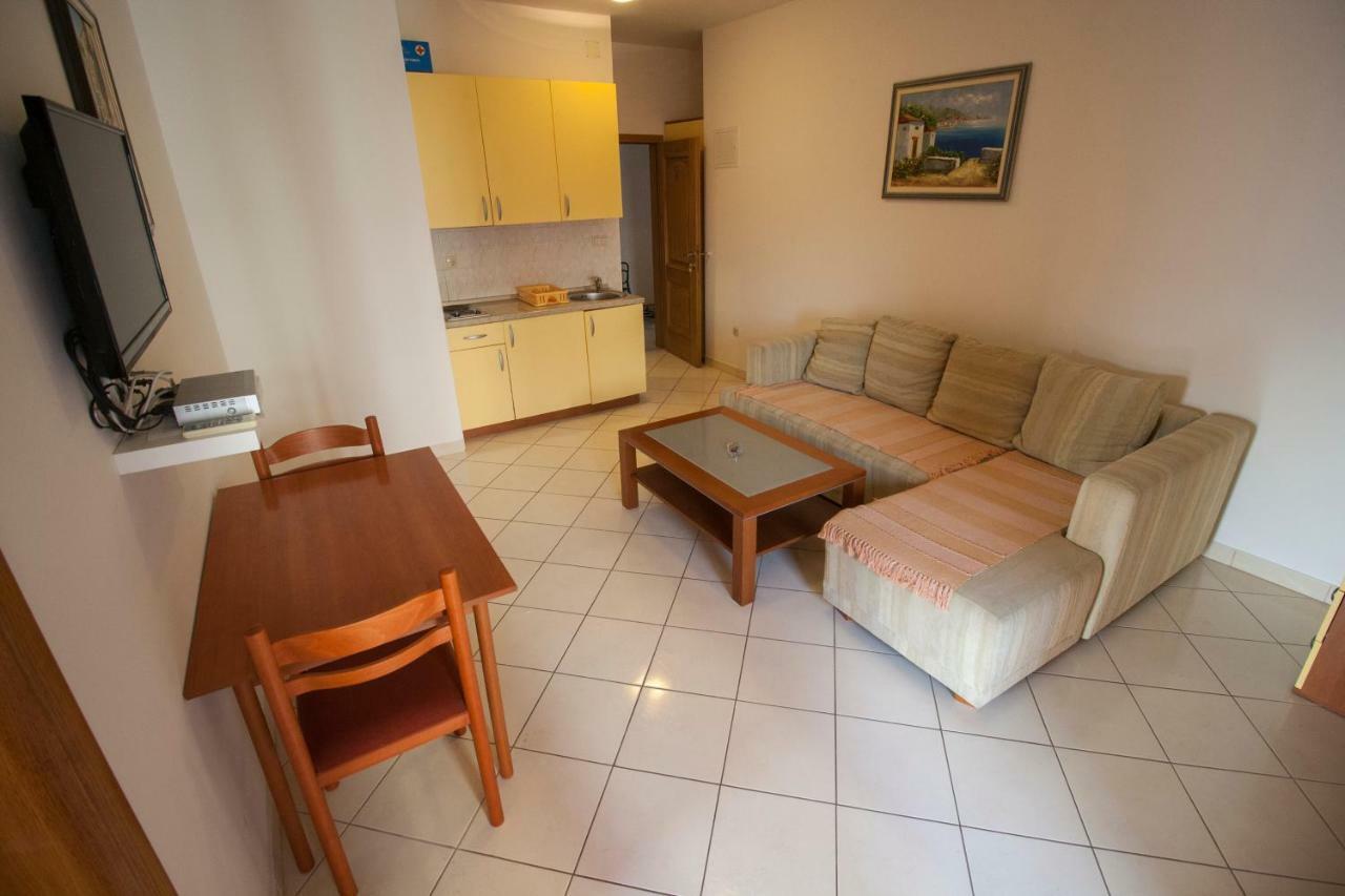 Apartments Knezovic Gradac  Zewnętrze zdjęcie