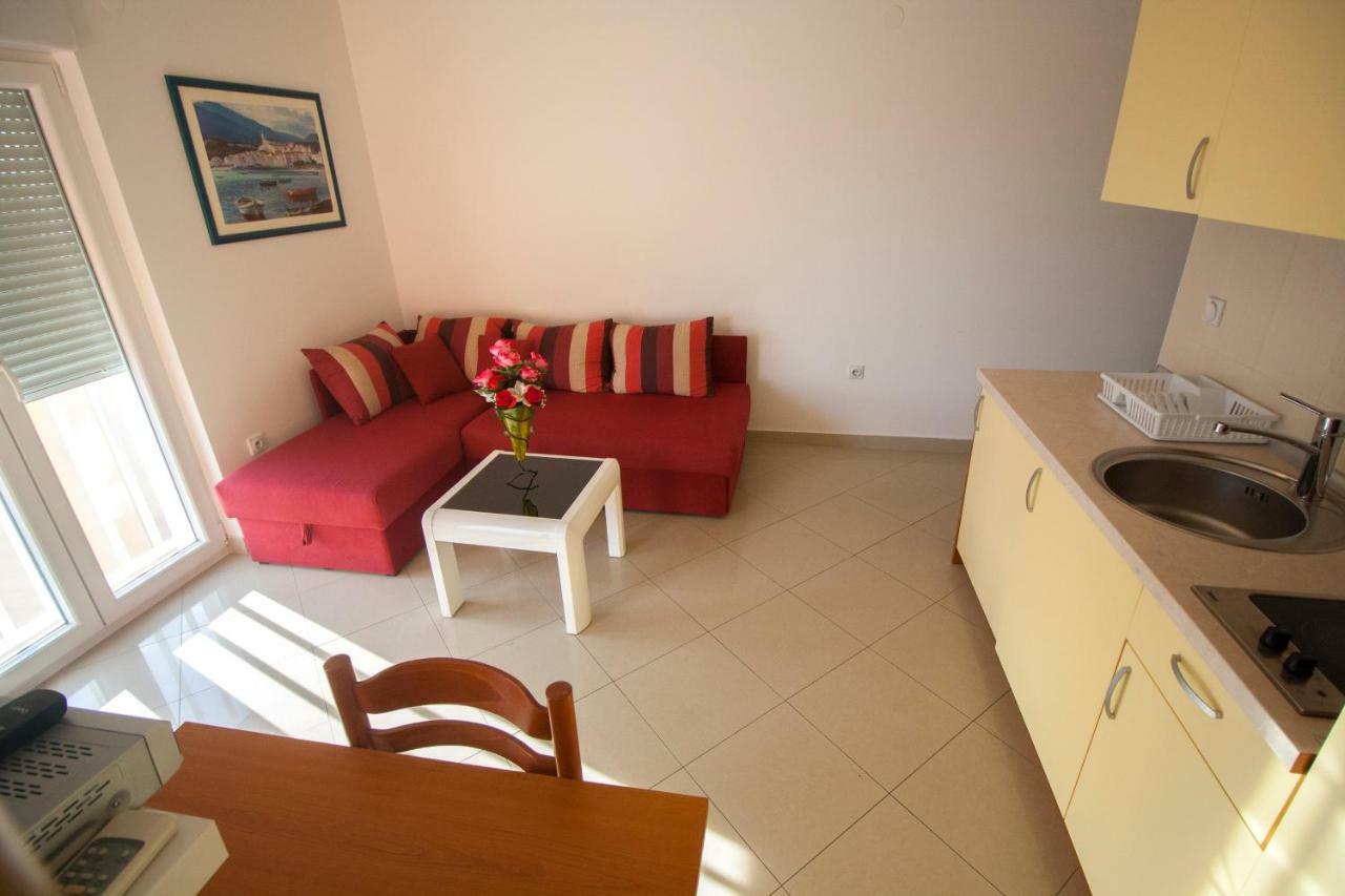 Apartments Knezovic Gradac  Zewnętrze zdjęcie