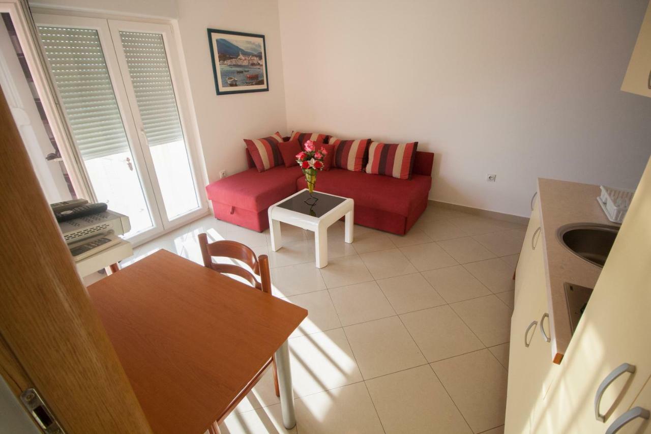 Apartments Knezovic Gradac  Zewnętrze zdjęcie