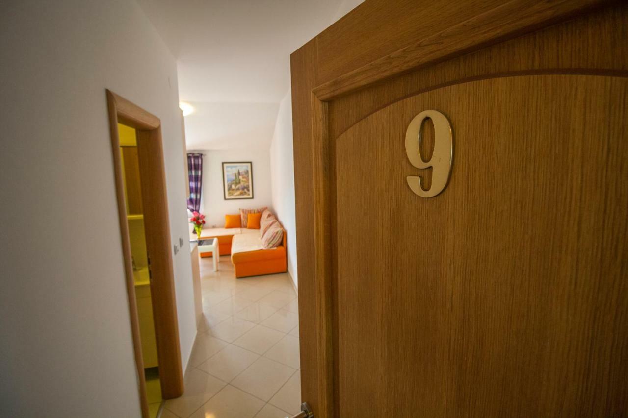 Apartments Knezovic Gradac  Zewnętrze zdjęcie